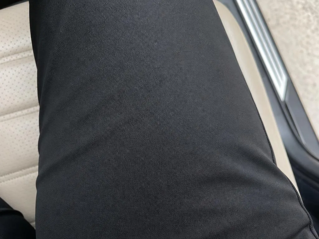 Black trousers after using the Puravetta mitt — no pet hair